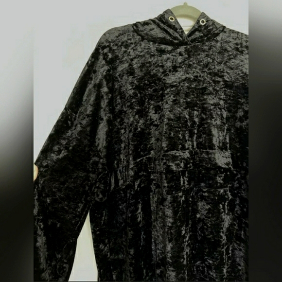 Zara NWOT Women Black Crushed Velvet Hooded Sweatshirt Pullover Hoodie🖤 - Picture 4 of 7